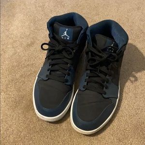Air Jordan Men’s basketball shoes (Rare)